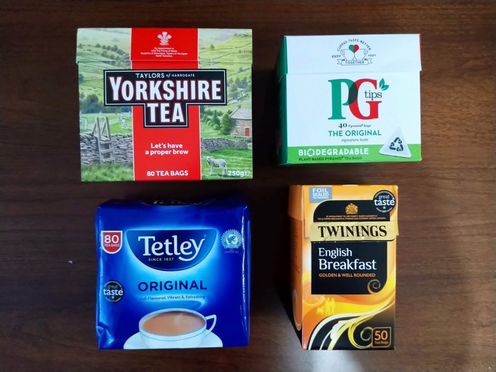 イギリス スーパーで買える普段飲み紅茶 飲み比べ まとめ 安価 お土産にもおすすめ かもめらいおん 絵空事