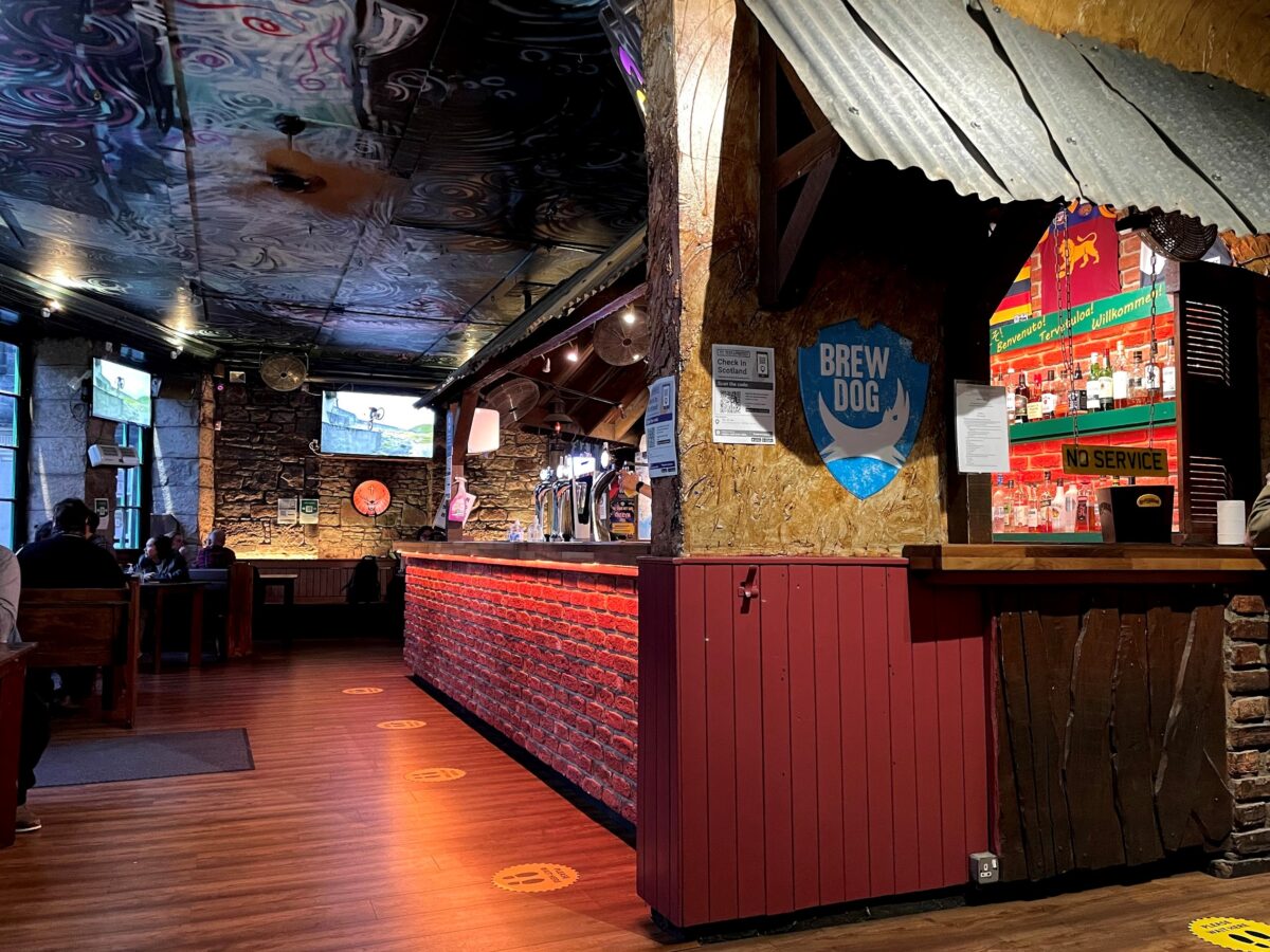 イギリス【旅行/外食】 エディンバラオズバー Edinburgh OZ Bar かもめらいおん 絵空事