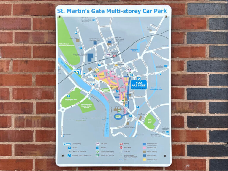 70点 イギリス【旅行】 ウスター セントマーティンズゲート 駐車場 St Martins Gate Car Park かもめらいおん 絵空事