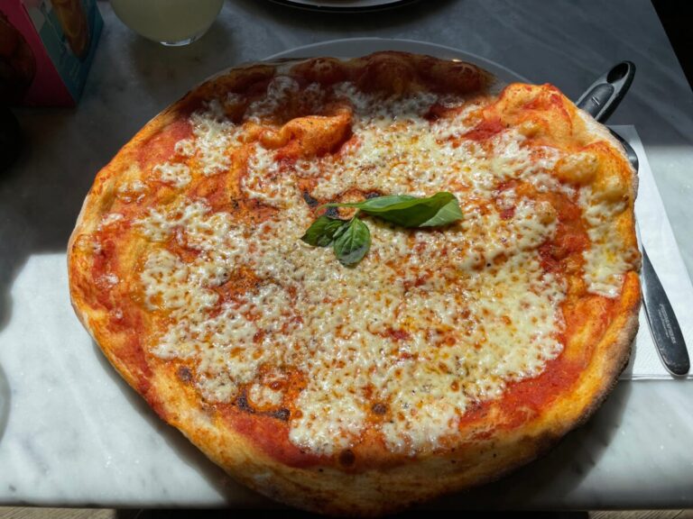 65点 イギリス【ピザエクスプレス】 マルゲリータピザ ロマーナ Margherita Romana かもめらいおん 絵空事