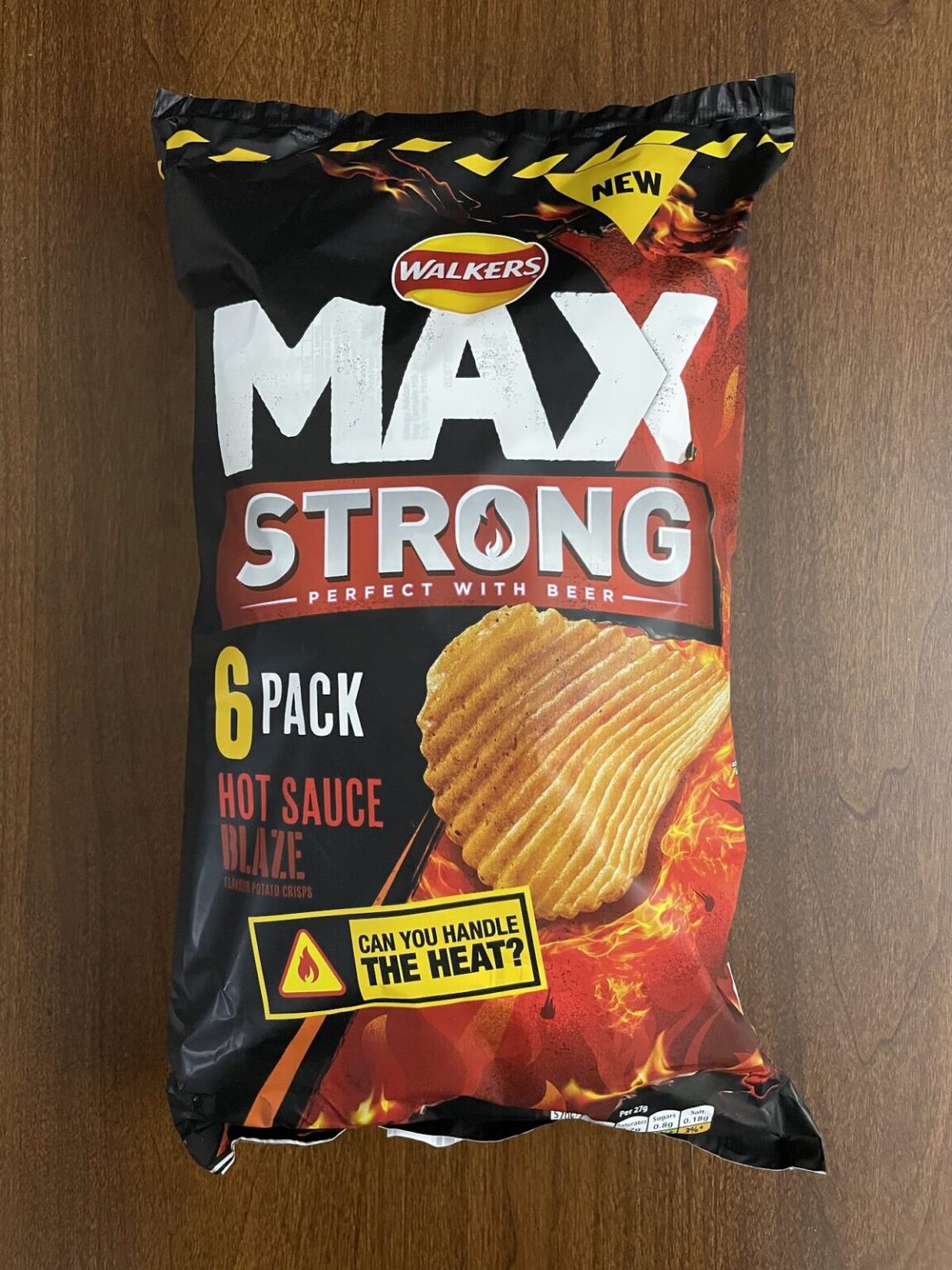 75点 イギリス ポテトチップス（クリスプス：Crisps） Walkers MAX Strong Perfect with beer Hot