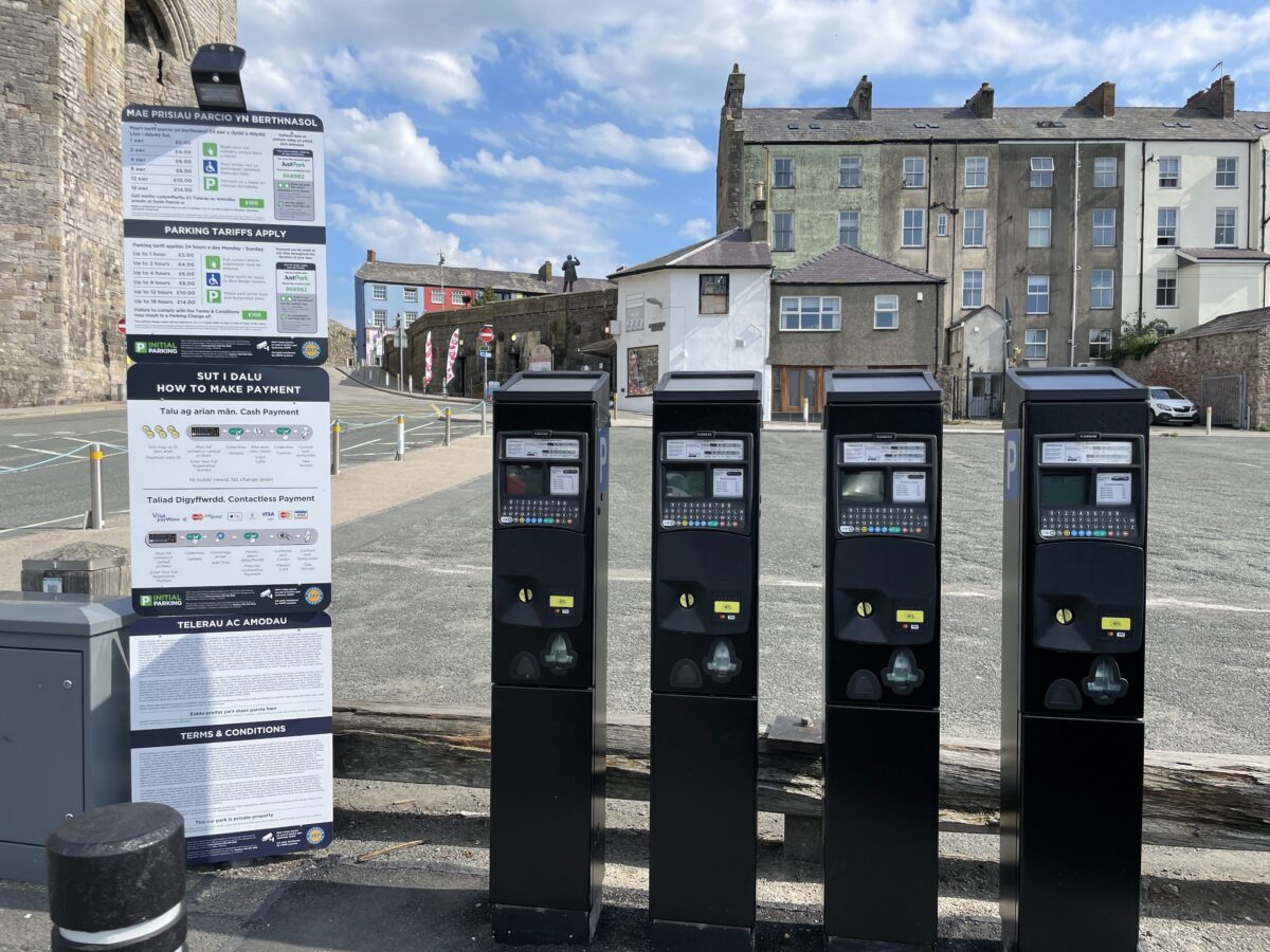 60点 イギリス【旅行/世界遺産】 カーナーヴォン城駐車場 Maes Parcio Cei Llechi Slate Quay Car